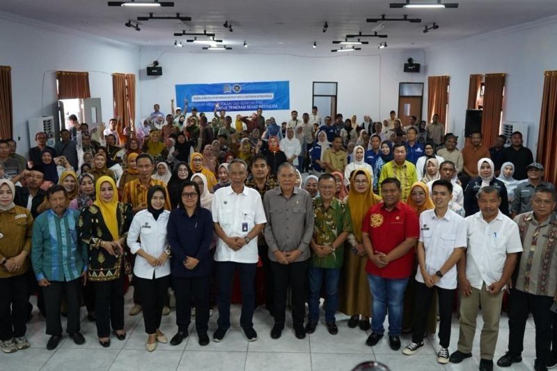 DPR RI dan BGN Sosialisasikan Program Makan Bergizi Gratis di Konawe, Sultra