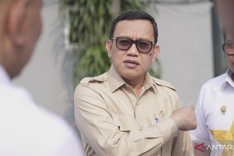 Hoaks Bantuan Rp100 Juta untuk PMI dan Video Peti Es Viral, Menteri Karding Berang