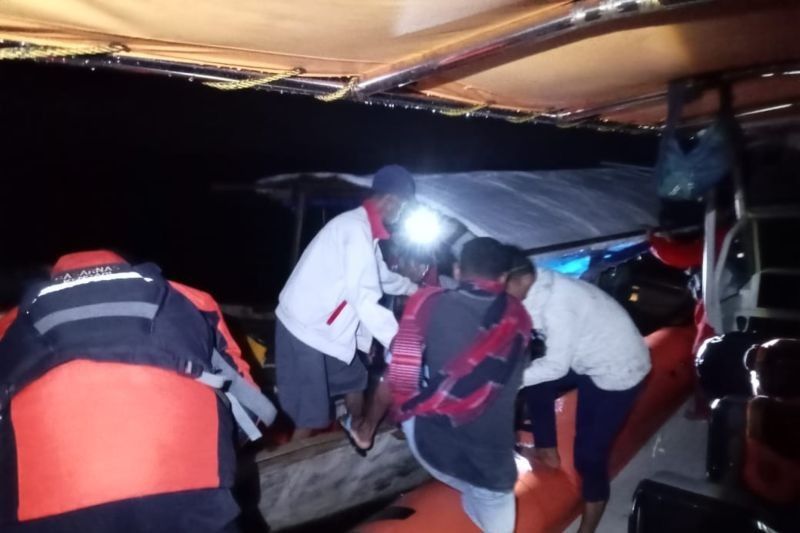 Enam Nelayan Selamat Setelah Kapal Mati Mesin di Perairan Wakatobi