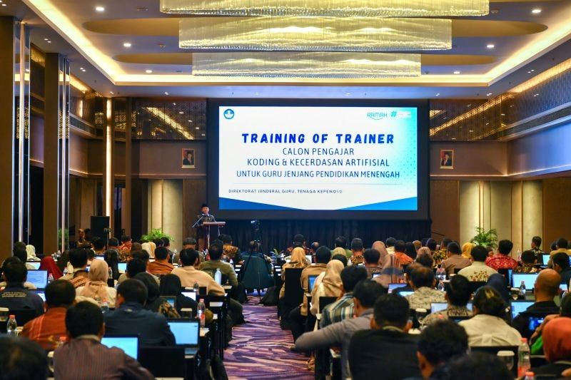 Wamendikbudristek Tekankan Etika Digital dalam Pelatihan Koding dan AI untuk Guru