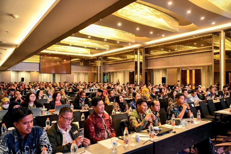 Kemendikbudristek Latih Ribuan Guru untuk Mengajar Koding dan AI