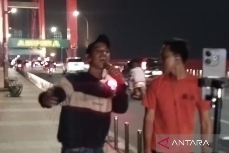 Satpol PP Palembang Minta Live Streaming di Jembatan Ampera Tak Ganggu Lalu Lintas