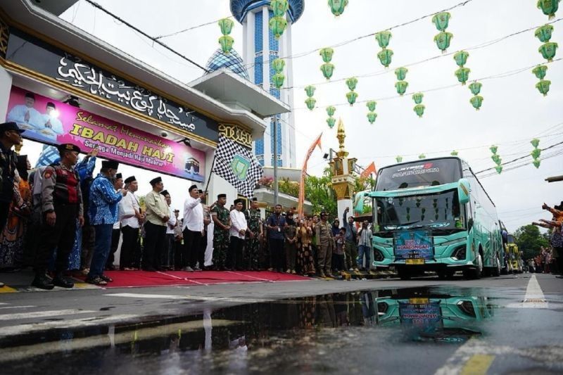 152 Calon Haji Madiun Dilepas Wali Kota Maidi, Doa untuk Kota yang Aman dan Damai