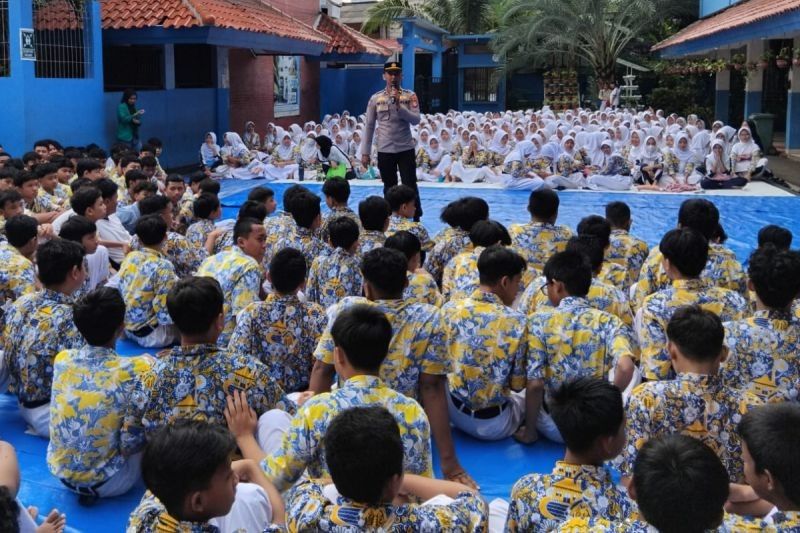 Polisi dan Sekolah di Jakpus Bergandengan Tangan Cegah Tawuran Pelajar