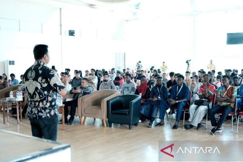 Imigrasi Sukabumi Edukasi Mahasiswa Asing: Pahami Aturan, Hindari Sanksi!