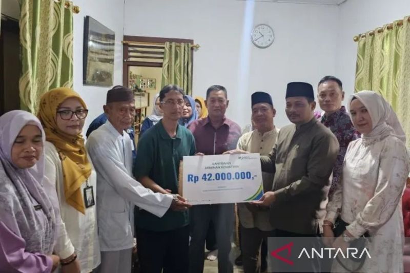 BPJamsostek Pangkalpinang Beri Santunan Rp42 Juta kepada Ahli Waris Anggota Korpri