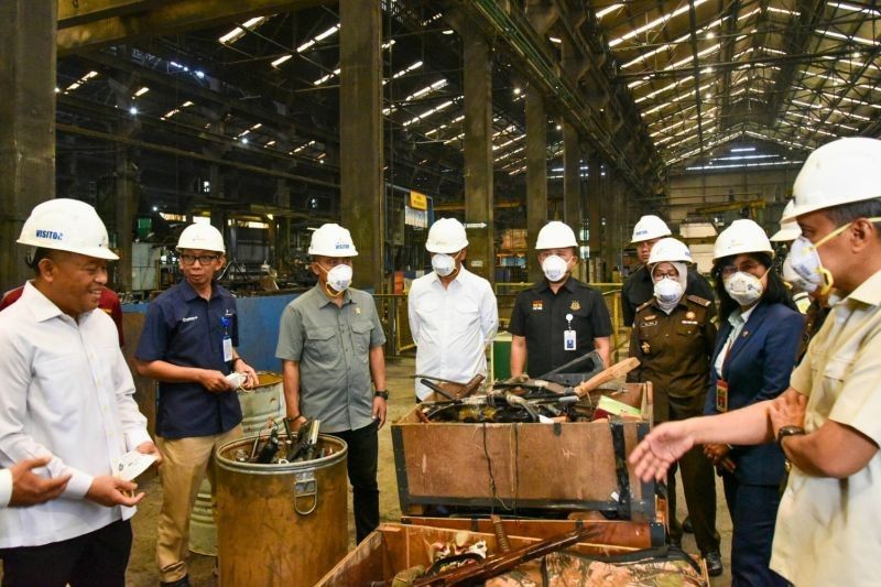 BNPT dan Pindad Musnahkan Barang Bukti Terorisme di Bandung
