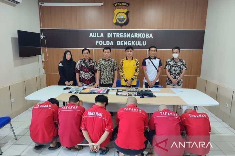 Polda Bengkulu Gerebek Jaringan Sabu, Enam Tersangka Dibekuk!