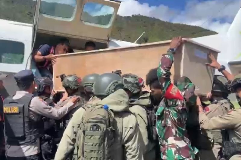Jenazah Dua Anggota Brimob Gugur di Puncak Jaya Disemayamkan di Mako Brimob Timika