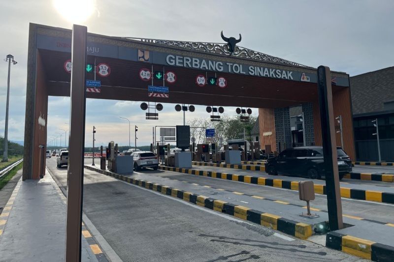 Lonjakan Kendaraan di Tol Kutepat Selama Libur Waisak 2025