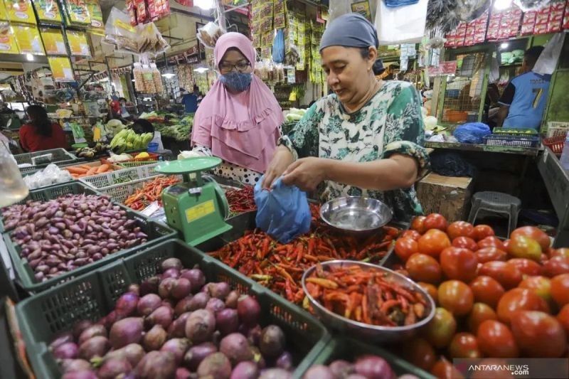 Harga Daging Ayam Turun, Bawang Merah Juga Lebih Murah!