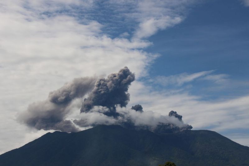 Gunung Marapi Erupsi Dua Kali, Letusan Capai 1000 Meter!