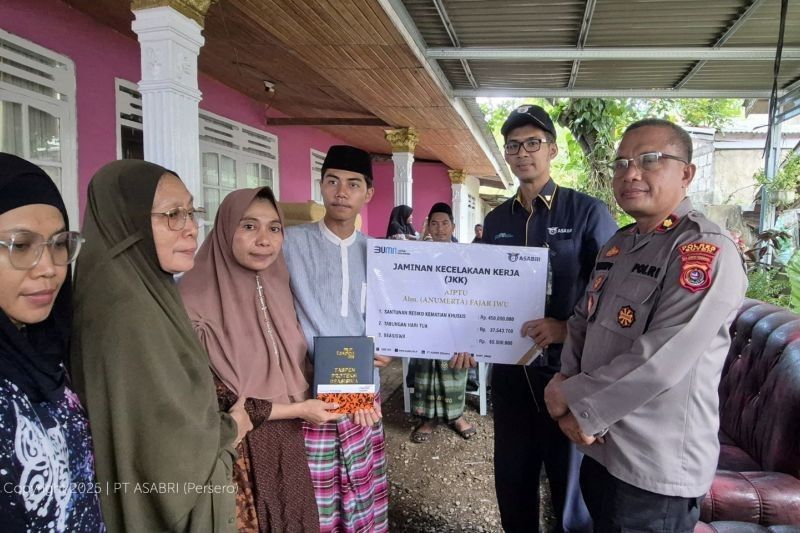 ASABRI Beri Santunan Rp547 Juta untuk Keluarga Polisi Gugur di Buton