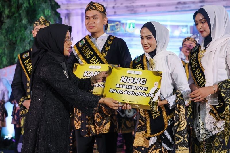Nabil dan Ratu Inayah: Duta Pariwisata Baru Banten Raih Mahkota Kang Nong 2025