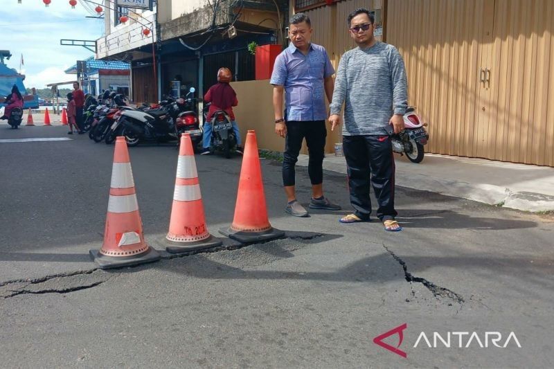 Jalan Pelantar II Tanjungpinang Amblas, Akses Ditutup Total!