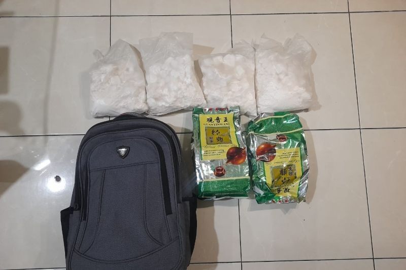 Polda Riau Gagalkan Peredaran 2 Kg Sabu dan 1,8 Kg Heroin