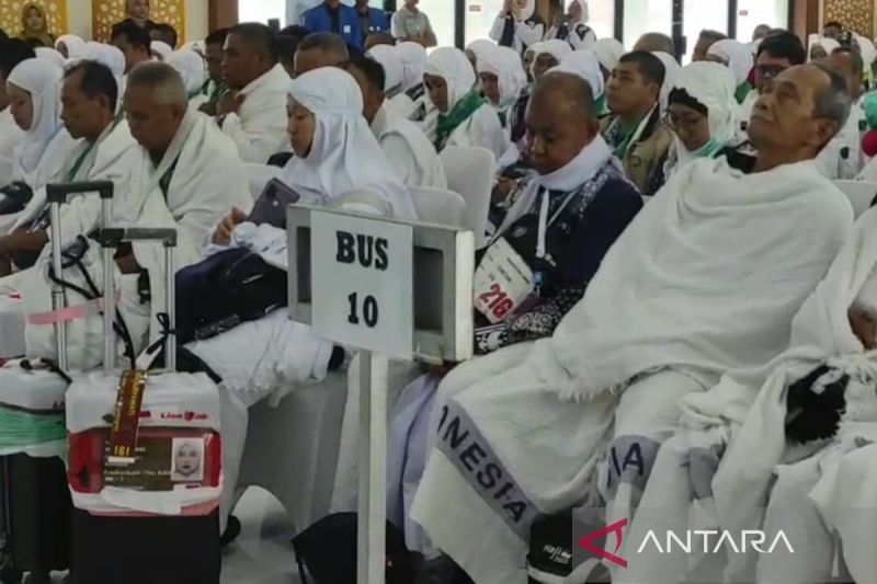 Jamaah Haji Kloter 07 Banjarmasin Berangkat ke Makkah, Langsung Pakai Ihram!