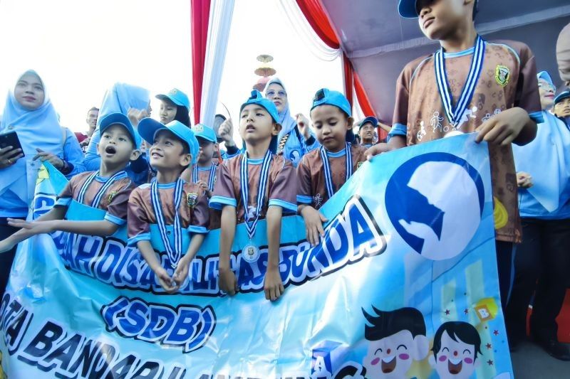 Ribuan Disabilitas Meriahkan Jalan Sehat HUT Bandarlampung, Raih Rekor MURI!