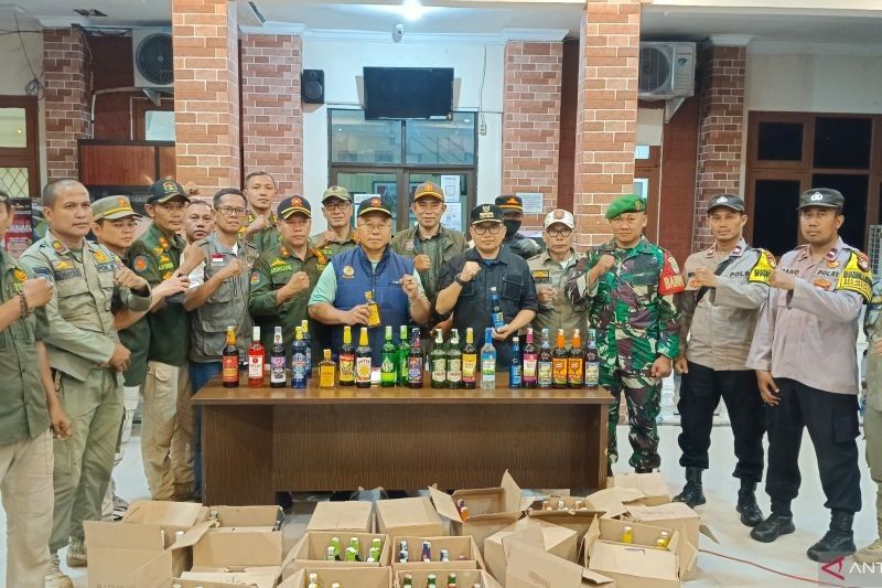 173 Botol Miras Disita Satpol PP Bekasi: Operasi Yustisi Tekan Peredaran Minuman Ilegal