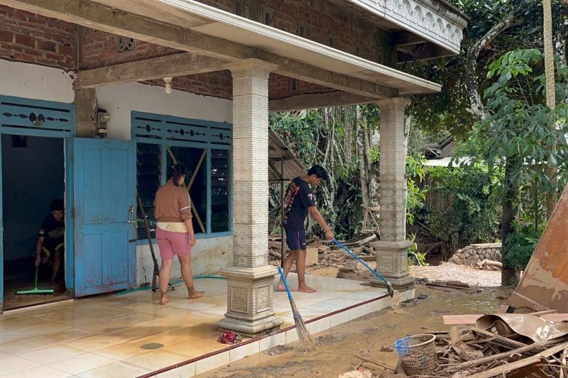 Lansia Hanyut di Kediri, BPBD Kerahkan 30 Relawan untuk Pencarian