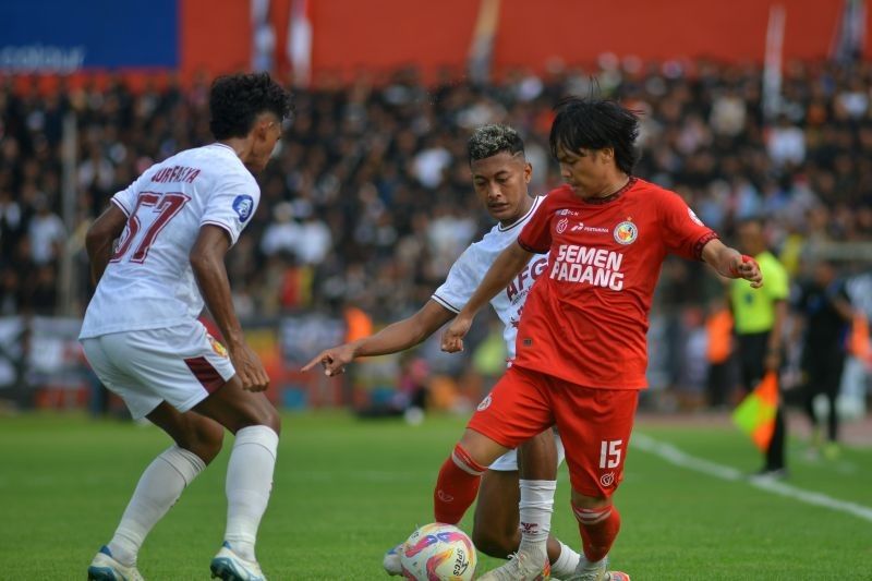 Degradasi Mengintai, Semen Padang Ditahan Imbang Persik Kediri