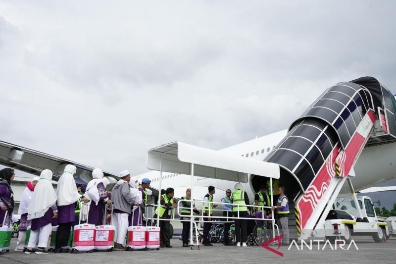 Pesawat Garuda Bawa Calon Haji RTB di Kualanamu: Keselamatan Tetap Prioritas