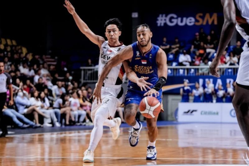 Satria Muda Akhiri Dominasi Dewa United, Menang 93-90 di IBL 2025