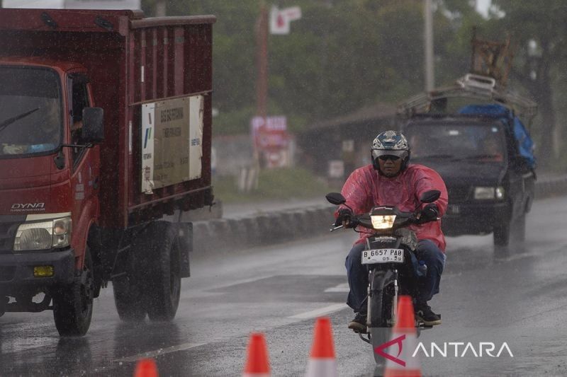 BMKG: Waspada Potensi Hujan Lebat Disertai Angin Kencang di Kota-Kota Besar Indonesia