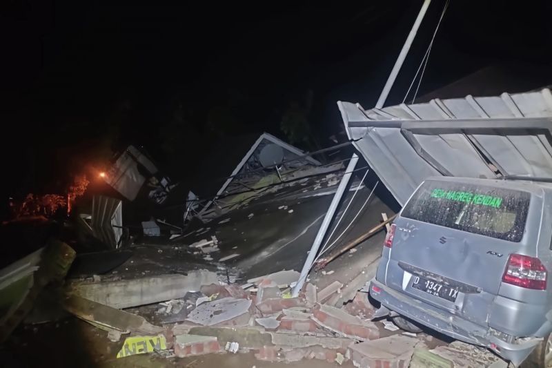Longsor Nagreg Bandung Lukai Tiga Warga, Puluhan Mengungsi