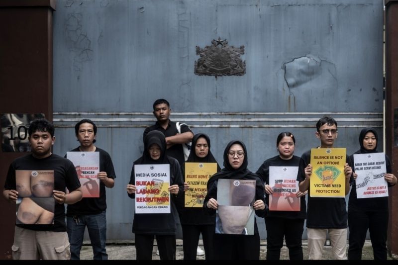 Ekonom Indef Imbau Masyarakat Waspadai Kontak Tak Dikenal di Tengah Maraknya Scam Digital