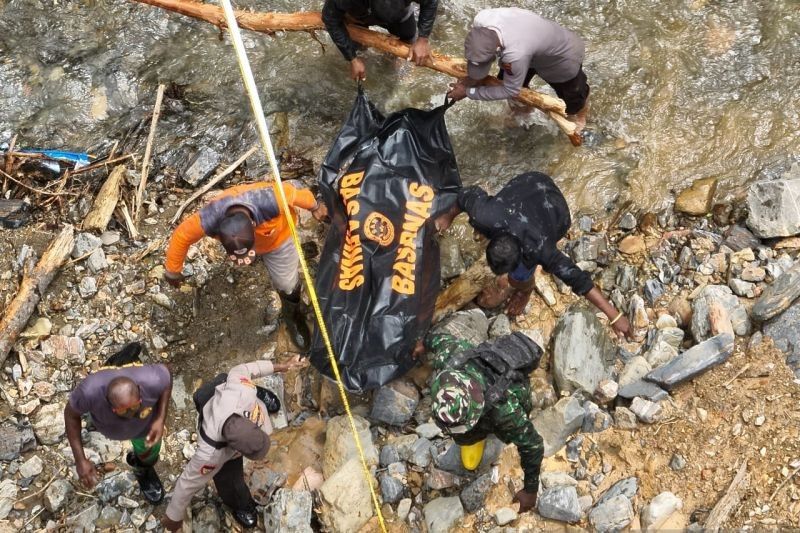 Tragis, Tim SAR Evakuasi 5 Jenazah Korban Banjir Bandang Pegunungan Arfak, Total 6 Meninggal
