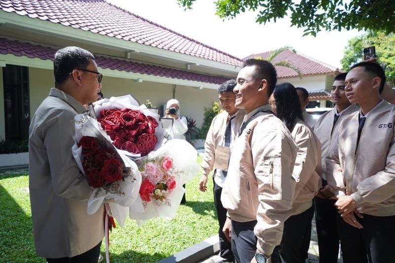 Menteri P2MI Ajak Pekerja Migran Bijak Kelola Gaji Demi Masa Depan Gemilang