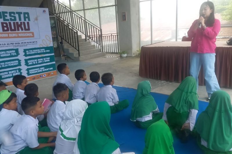 Pesta Buku Meriahkan Hari Buku Nasional 2025 di Makassar, Diskon Hingga 70 Persen!