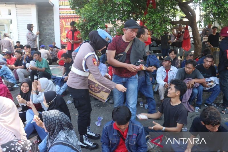 Ratusan Buruh PT San Xiong Steel Demo Tuntut Hak Gaji, Pemkab Lamsel Kerahkan 190 Personel Gabungan