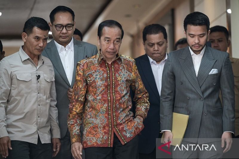 Pengamat: Tudingan Ijazah Palsu Jokowi Ancam Demokrasi, Prabowo Harus Bersikap!