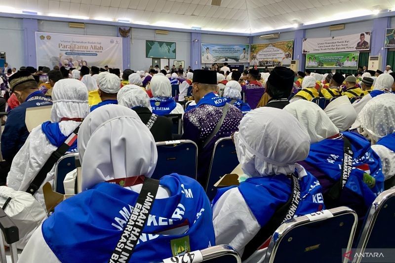 Kabar Baik! Dua Calon Haji Kepri yang Sempat Sakit Akhirnya Bisa Berangkat ke Tanah Suci