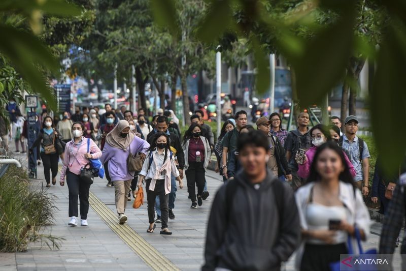 Waspada! Dokter Ingatkan Batas Waktu Duduk Rebahan Agar Terhindar dari Risiko Penyakit