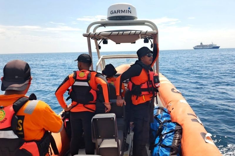 Basarnas Makassar Cari Penumpang Kapal Pelni yang Diduga Terjun ke Laut di Pelabuhan Paotere
