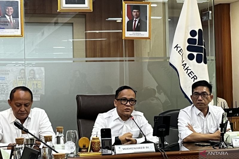 Wamenaker Luncurkan Kanal Aduan Digital