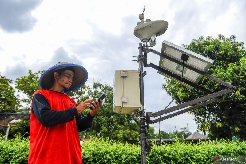 Waspada! BMKG Rilis Peringatan Dini Cuaca Ekstrem di Banten: Hujan Lebat, Angin Kencang, dan Gelombang Tinggi!