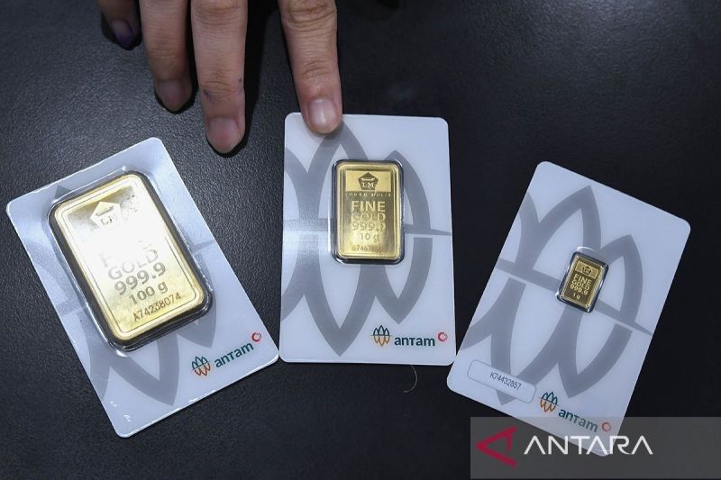 Harga Emas Antam Hari Ini Anjlok Rp23.000, Kembali ke Level Rp1,87 Juta per Gram