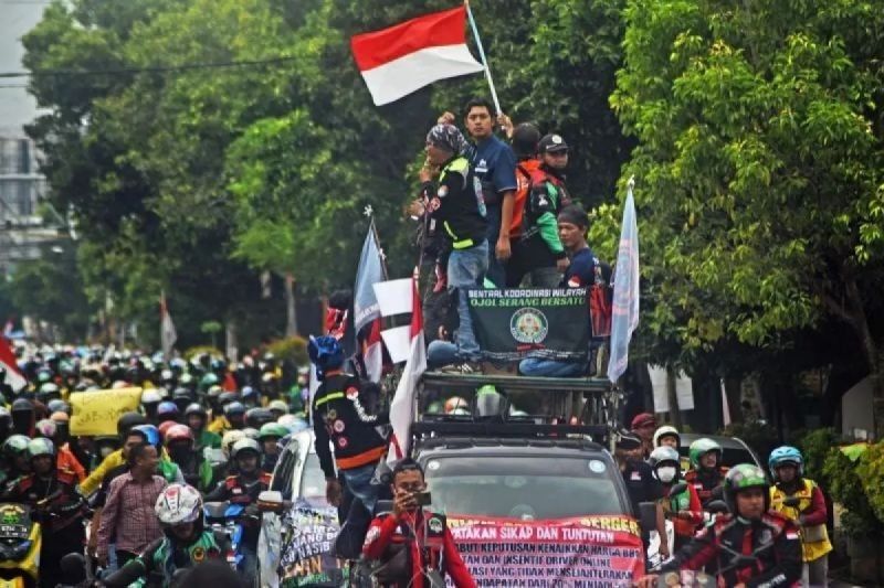 Demo Ojol 20 Mei 2025: Ribuan Pengemudi Geruduk Patung Kuda, Tuntut Sanksi Tegas Aplikator Nakal!