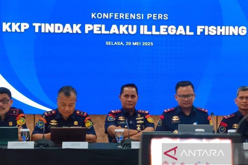KKP Tangkap 32 Kapal Ikan Ilegal, Selamatkan Potensi Kerugian Negara Rp774 Miliar!