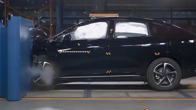 Aion Hyptec HT Uji Tabrak di China, Ini Hasilnya