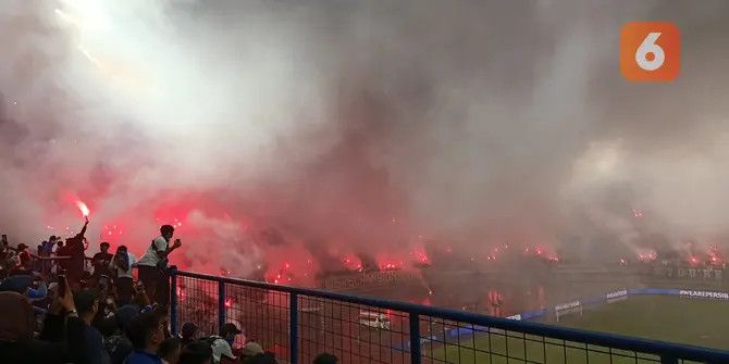 Persib Bandung Juara BRI Liga 1! Disambut Lautan Bobotoh, Tumpah Ruah ke Lapangan