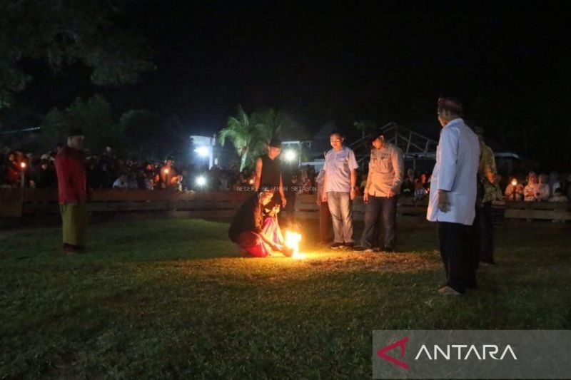 Tahukah Anda? Tradisi Bola Api Semarakkan Jerieng Culture di Bangka Barat, Bupati Ajak Lestarikan Budaya Suku Jerieng