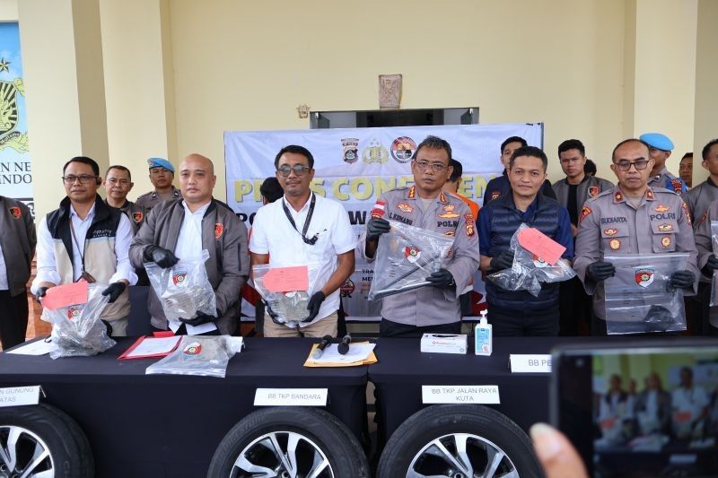 Terlilit Judi Online, Dua Pelaku Pencurian Ban Mobil di Bandara Ngurah Rai Diringkus Polisi