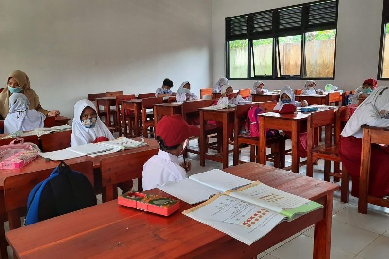 Terungkap! Kepsek SD Ciledug Barat Diperiksa Inspektorat Tangsel Terkait Dugaan Pungli Seragam Sekolah Lewat Rekening Pribadi