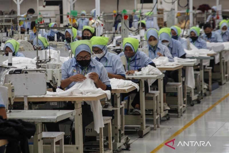 Fakta Mengejutkan: Industri Tekstil dan Alas Kaki Indonesia Paling Terpukul Dampak Tarif Impor AS 19% Mulai 2025
