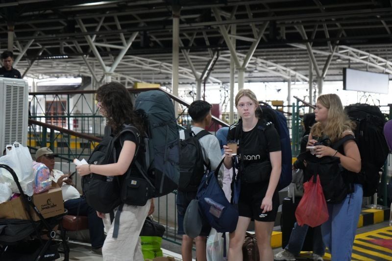 Fakta Mencengangkan: 117.312 Wisman Gunakan Kereta Api KAI Daop 6 di Semester I 2025, Jadi Bukti Transportasi Andal